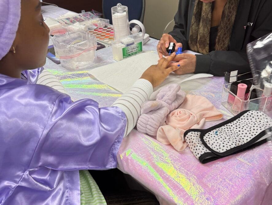 KIDS SPA NAILS BIRTHDAY PARTY THE BEAUTY BOX BY SHERIFF X GLAM GO ROUND
