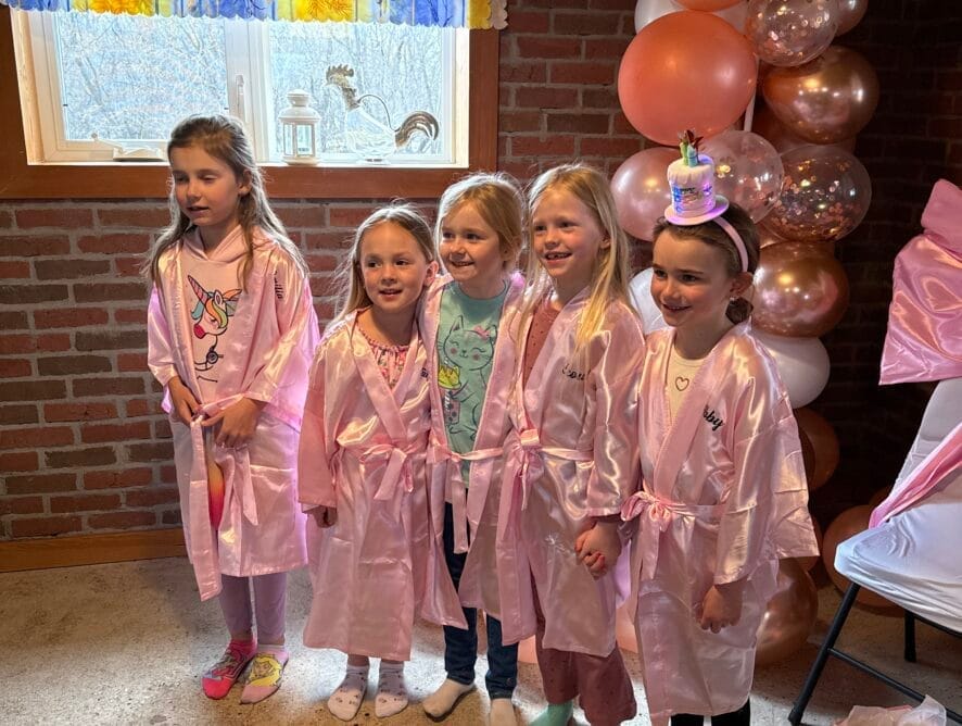 Kids group Spa party packages in Winnipeg Canada The Beauty Box by Sheriff Glam Go Round Canada's kids spa party place
